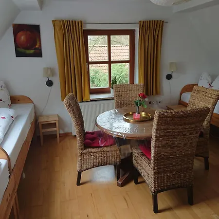 Ferienhaus Im Buchenwäldchen - Ruhig Gelegenes Haus In Der Für Bis Zu 12 Personen Reinhausen